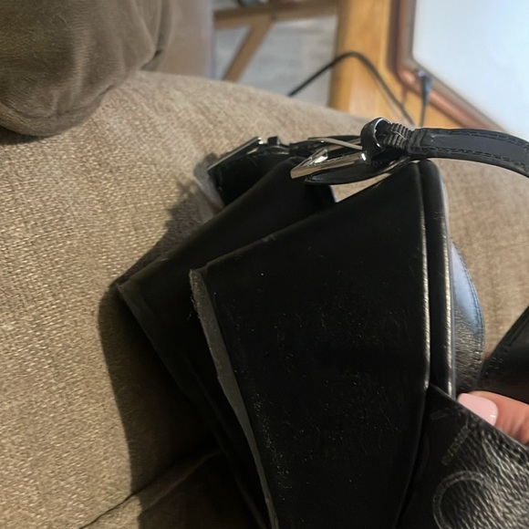 Calvin Klein sandals somewhat a wedge cute brand new never worn - Picture 3 of 4